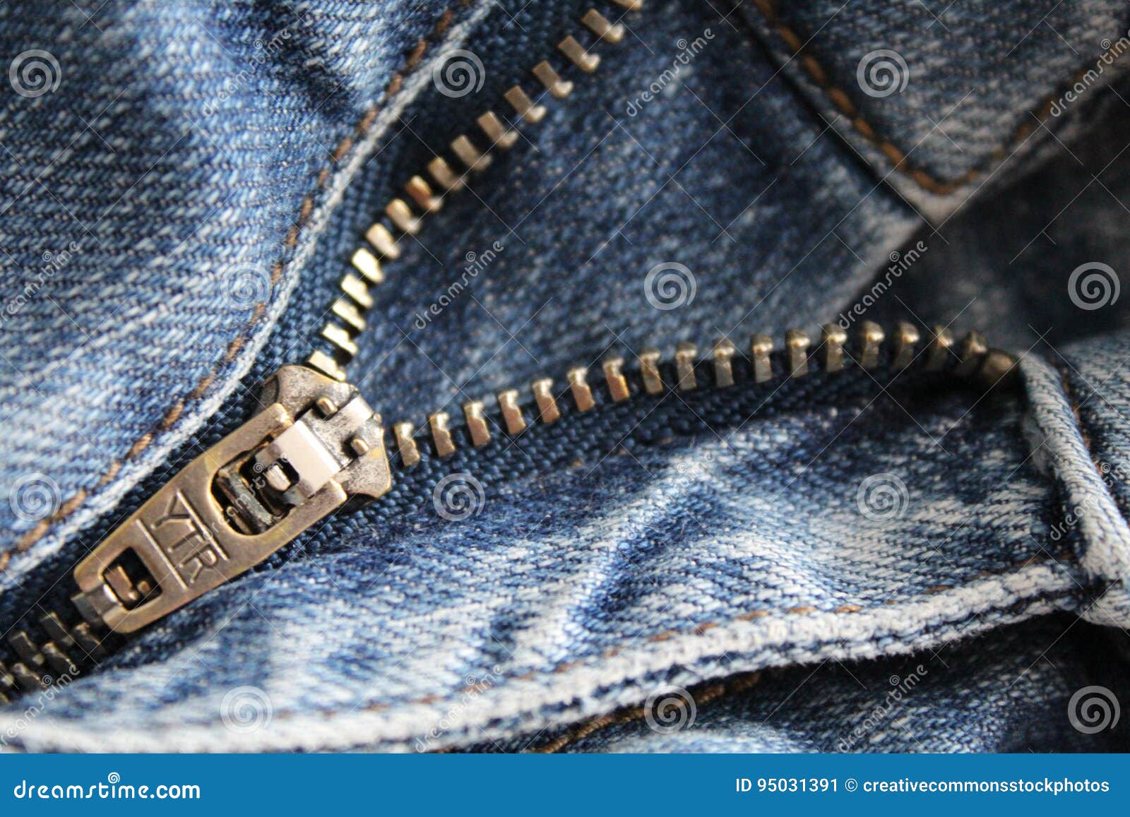 Close Up Of Zipper Of Blue Denim Bottoms Picture. Image 95031391