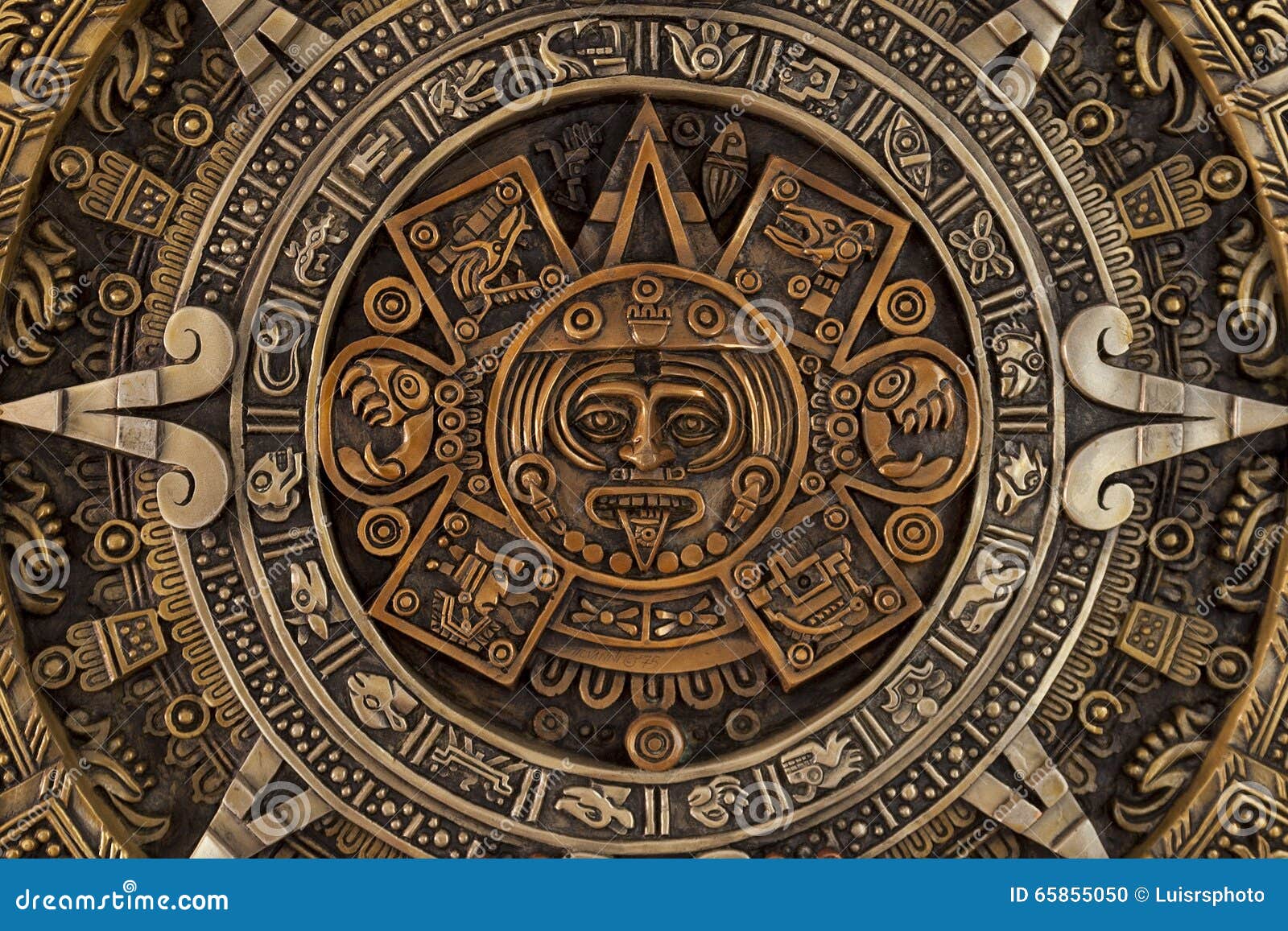 close view of the aztec calendar