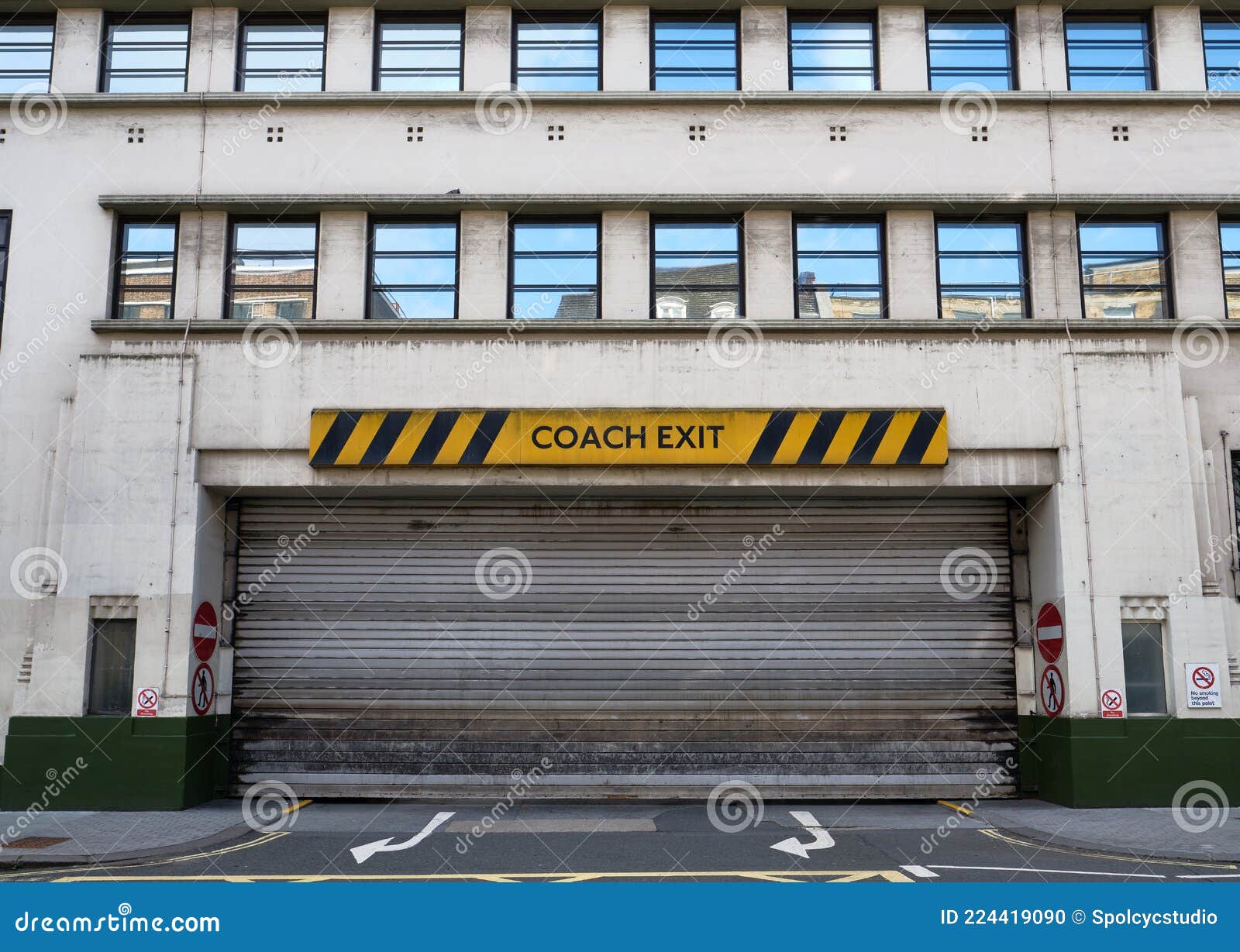 Closed Coach Exit at Victoria Coach Station. Stock Photo - Image of dirty,  europe: 224419090