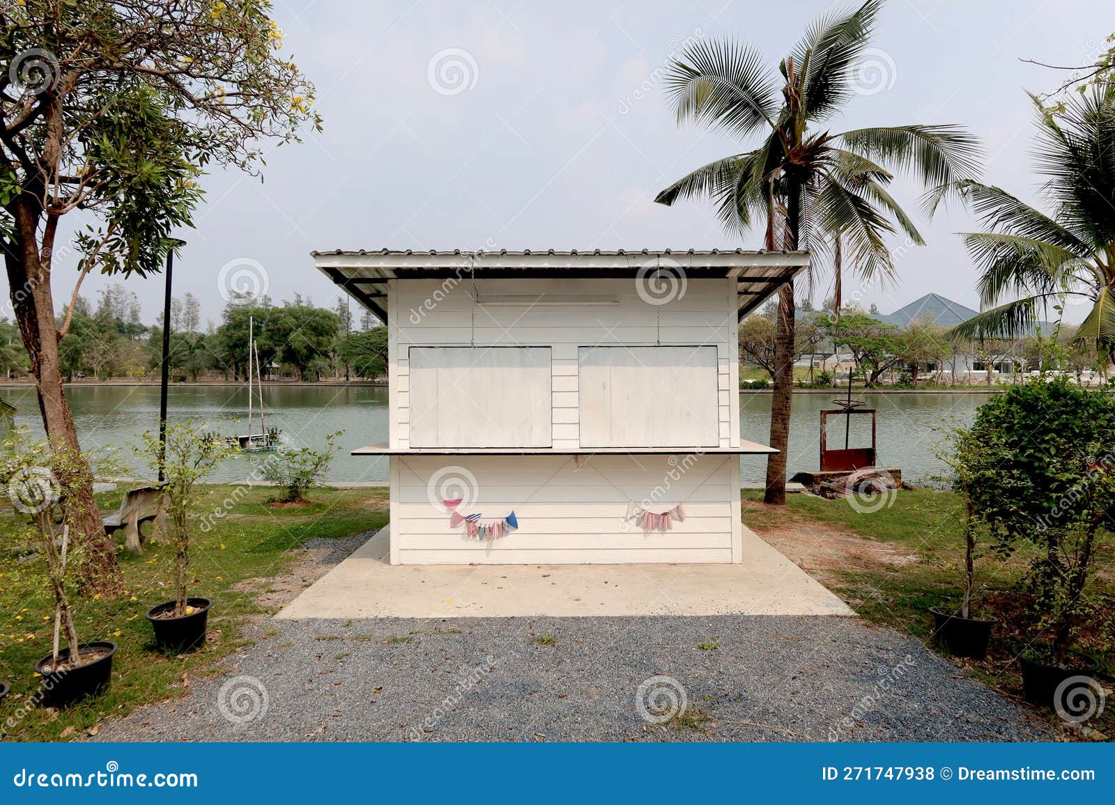 Closed coffee shop in park stock photo. Image of park 271747938