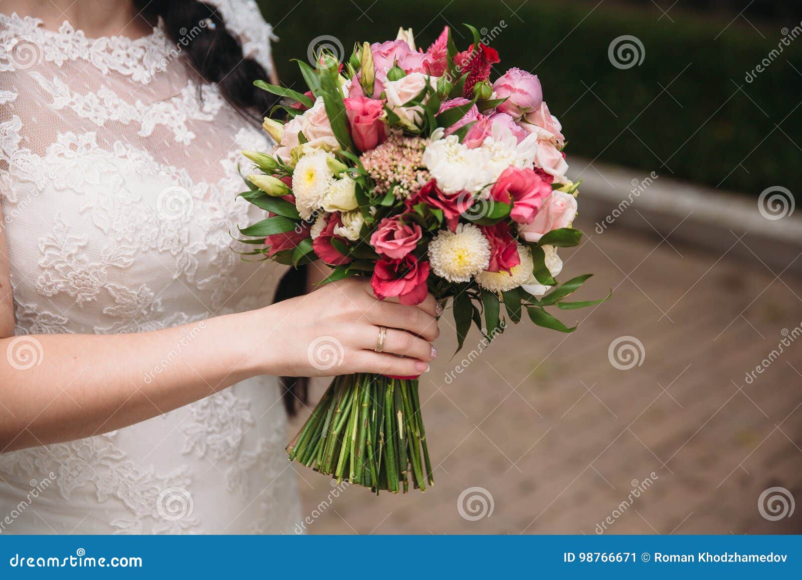 Closeup of Bride Hands Holding Beautiful Wedding Bouquet with White and ...