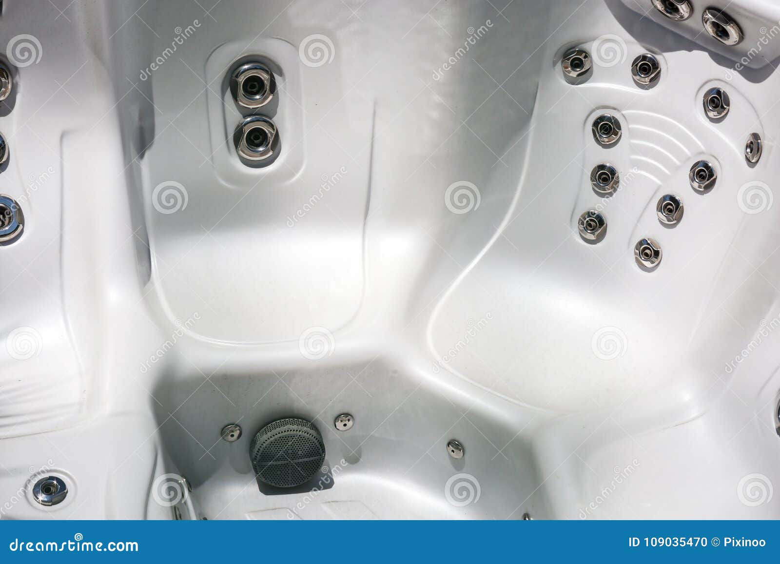 Closeup of hot tub Stock Photo by ©Tadeas 145579349