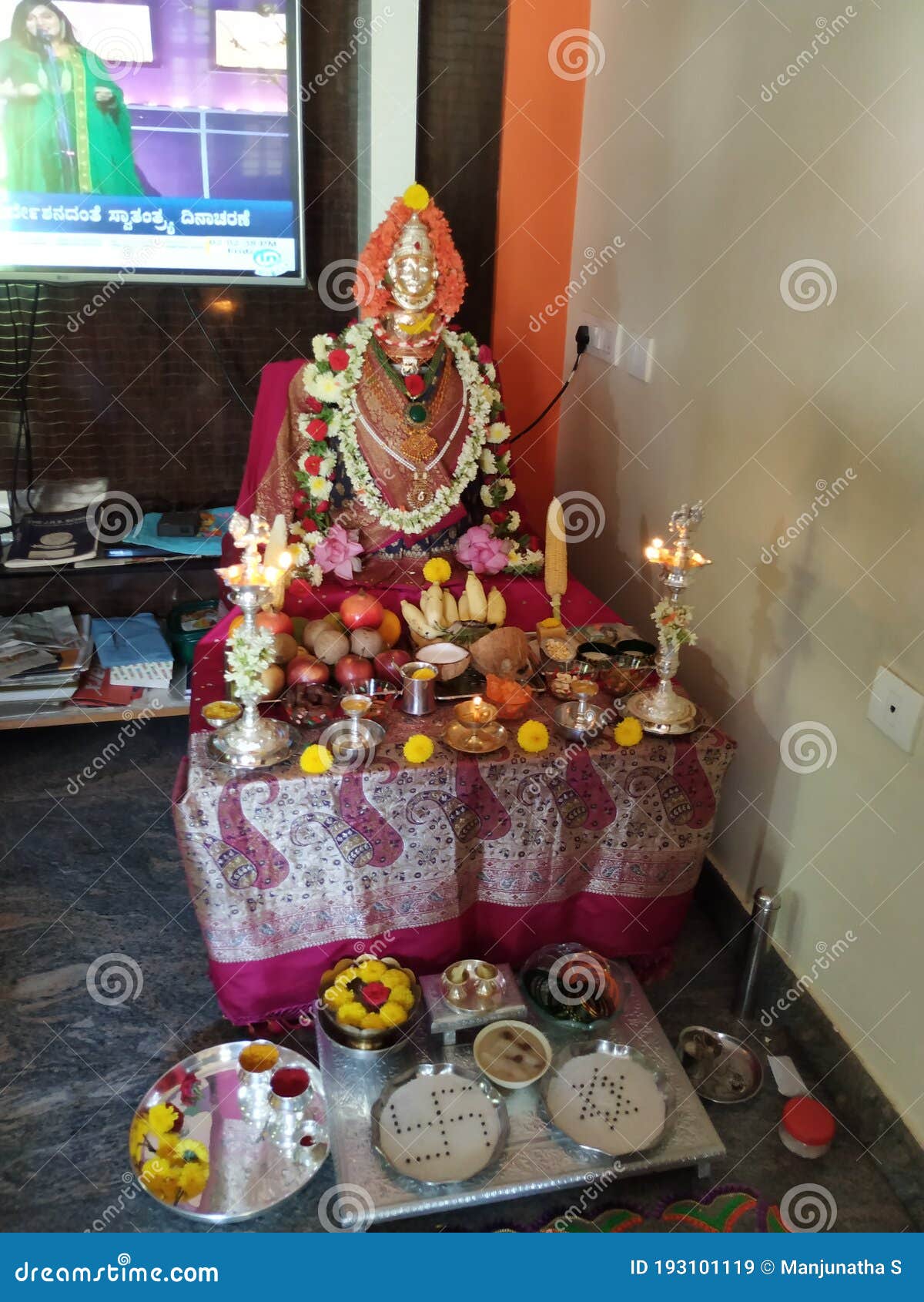 Closeup of Goddess Lakshmi Statue Decoration during Festival of Vara  Mahalakshmi Vrata. Its Festival To Propitiate the Goddess Editorial Stock  Image - Image of lakshmi, mahalakshmi: 193101119