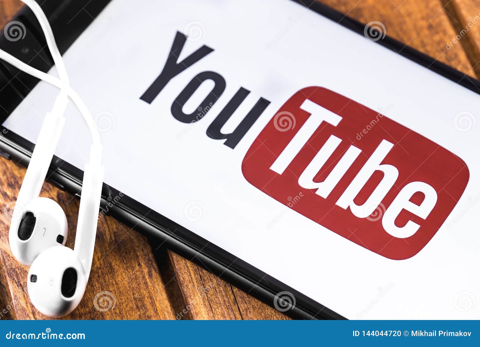 Bạn muốn thể hiện mình là một fan cuồng của YouTube trên iPhone? Hãy cập nhật cho mình logo YouTube mới nhất trên thiết bị của bạn. Cùng vẻ ngoài mới, logo còn mang đến niềm tự hào và sự phong phú về trải nghiệm sử dụng cho người dùng.