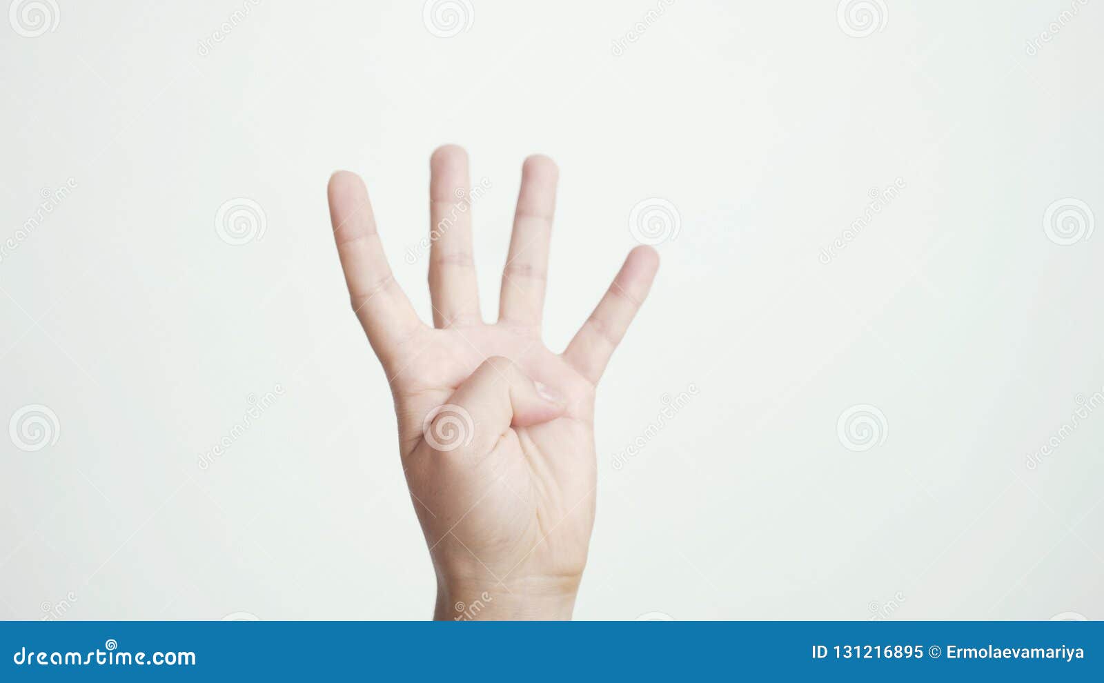 2 2 четыре пальца