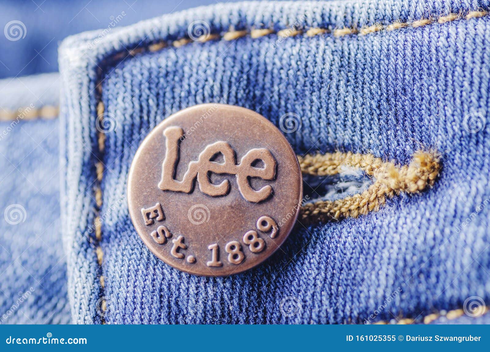 Closeup of Lee Button on Clothes. Editorial Image - Image of emblem,  american: 161025355