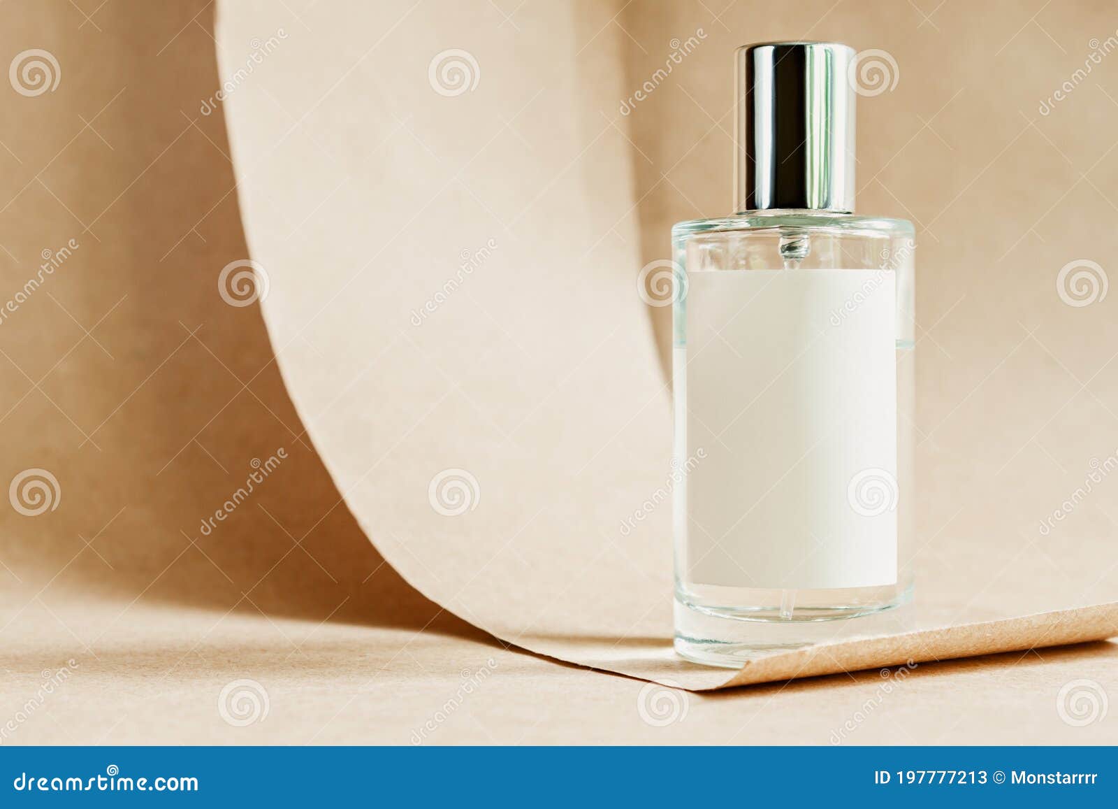 Premium Photo  Perfume spray in a glass bottle on beautiful light and  elegant backgroundselective focus 3d illustration