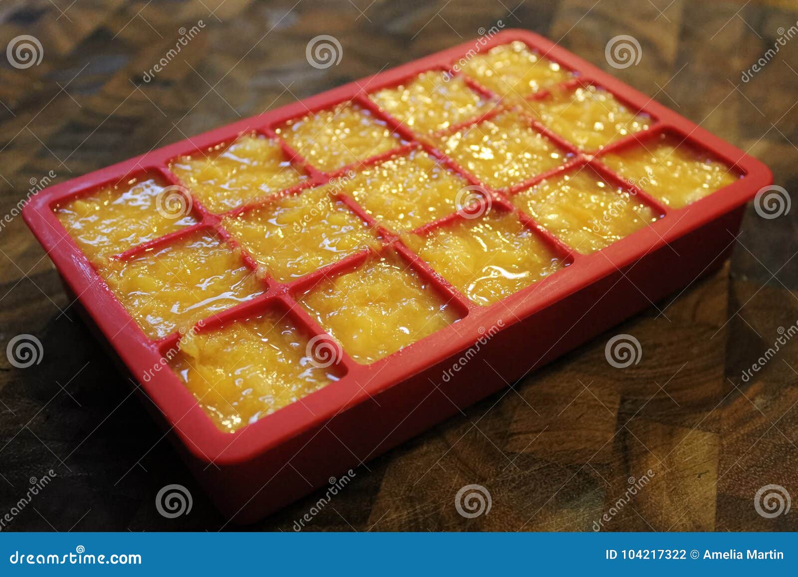 https://thumbs.dreamstime.com/z/closeup-peach-puree-silicone-mold-closeup-peach-puree-silicone-mold-104217322.jpg