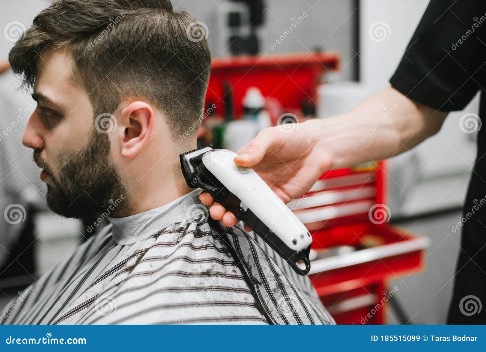 26,927 Hair Men Salon Stock Photos - Free & Royalty-Free Stock Photos from  Dreamstime