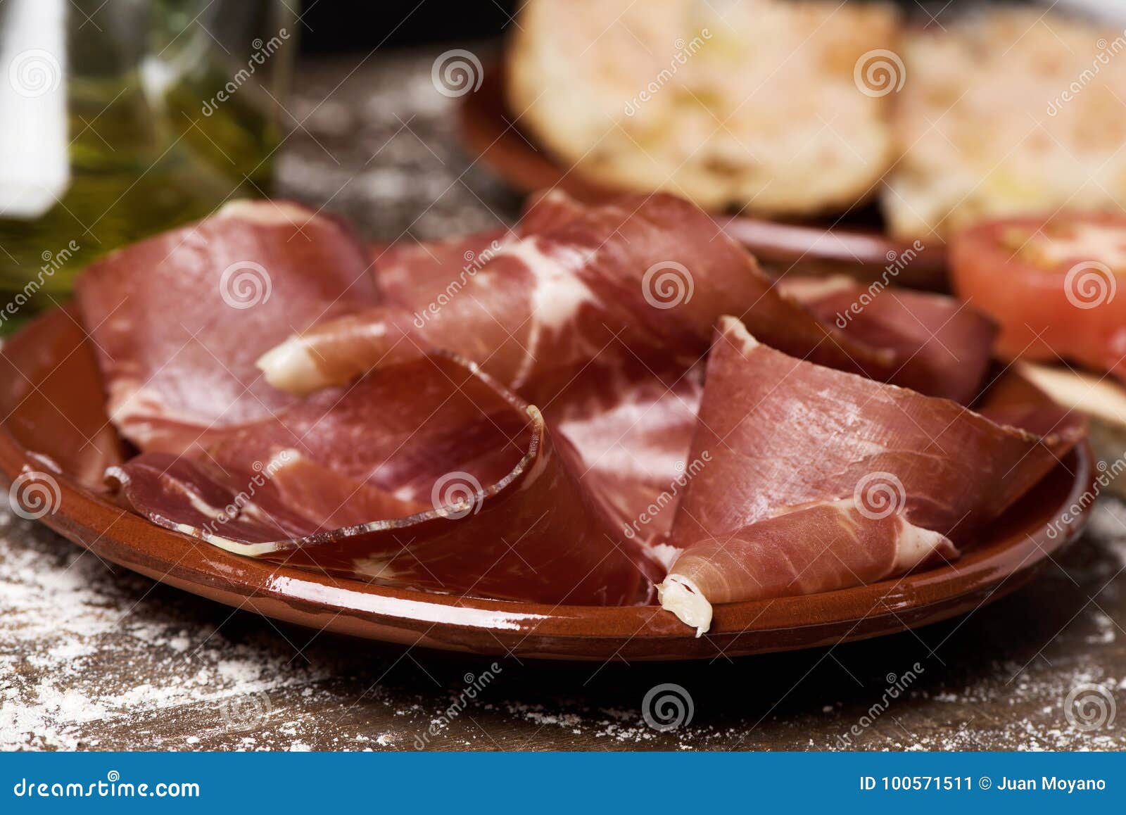 serrano ham and catalan pa amb tomaquet