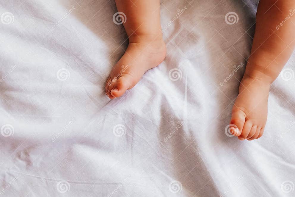 milestones-of-an-indoor-6-month-baby-photoshoot