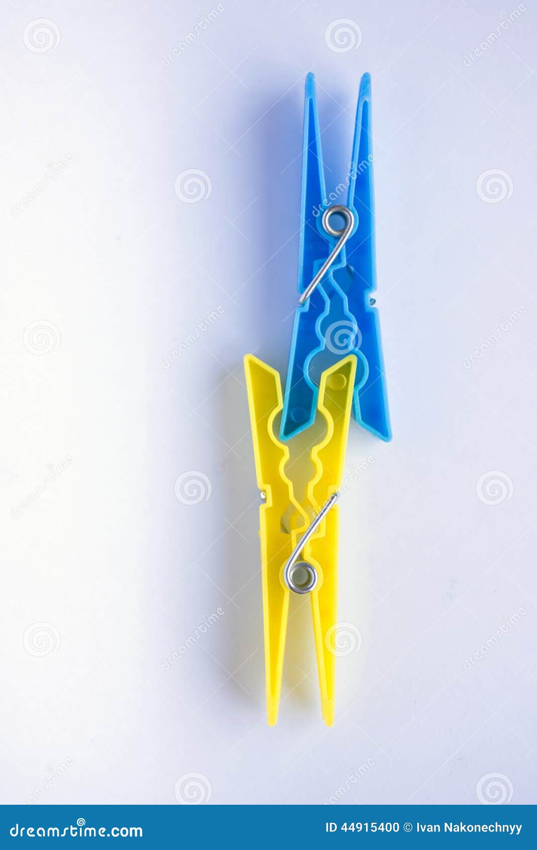 Clothespins stock foto. Image of hangen, patroon, achtergronden - 44915400