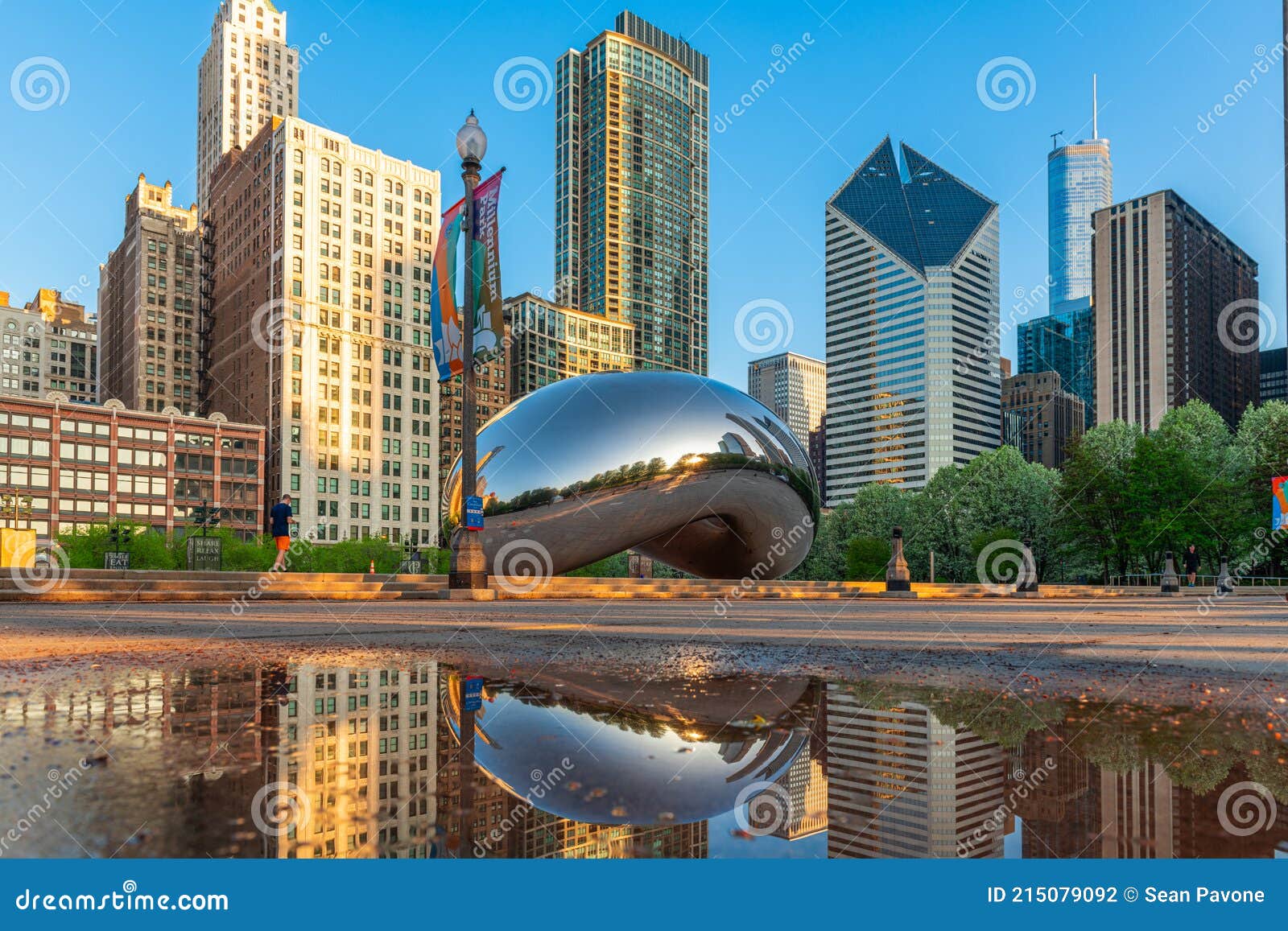 Cloud Gate in Millennium Park in the Morning Editorial Photography