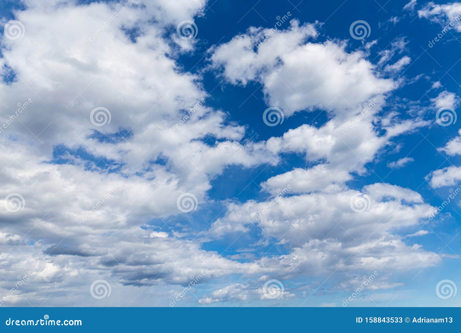 Nắm bắt khoảnh khắc trời đầy mây tuyệt đẹp với bộ sưu tập hình ảnh nền trời đầy mây của chúng tôi. Tận hưởng cảm giác thư giãn khi ngắm nhìn những đám mây êm đềm trôi trên bầu trời.