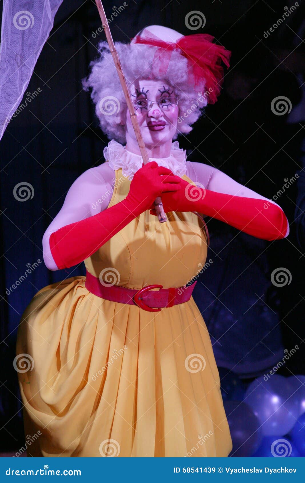 Clown Anna Orlova Perform Pantomime Pop Number. Editorial Stock Image ...