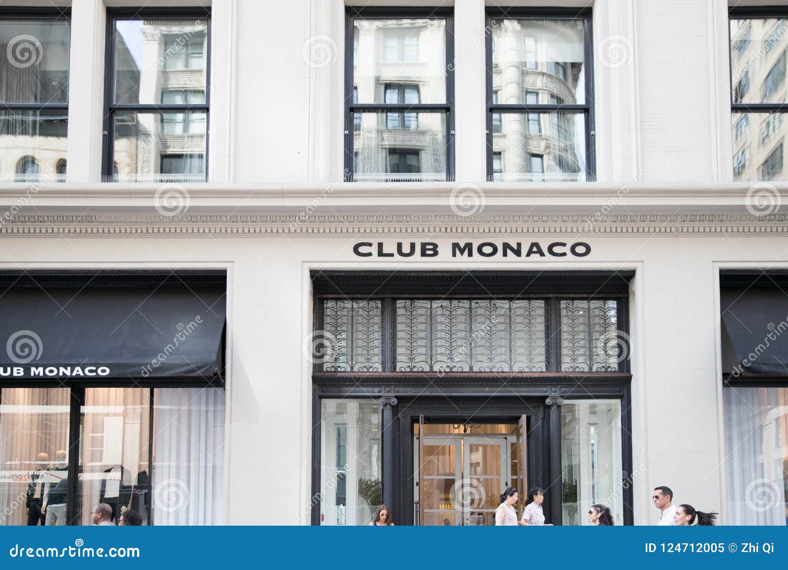 Club Monaco Store in New York, Editorial Image - Image of clothes,  clothing: 124712005