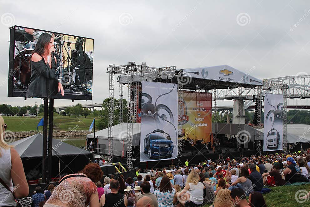 Cma country music festival editorial photo. Image of cars 32031886