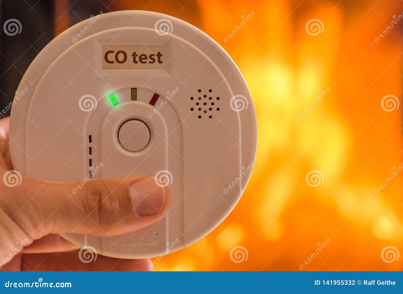 carbon monoxide alarm in the air for rooms heated by stoves and fireplaces