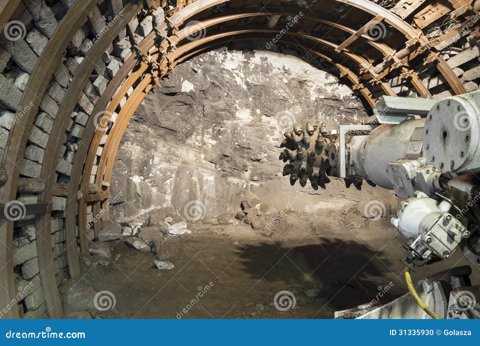 coal extraction: coal mine combine