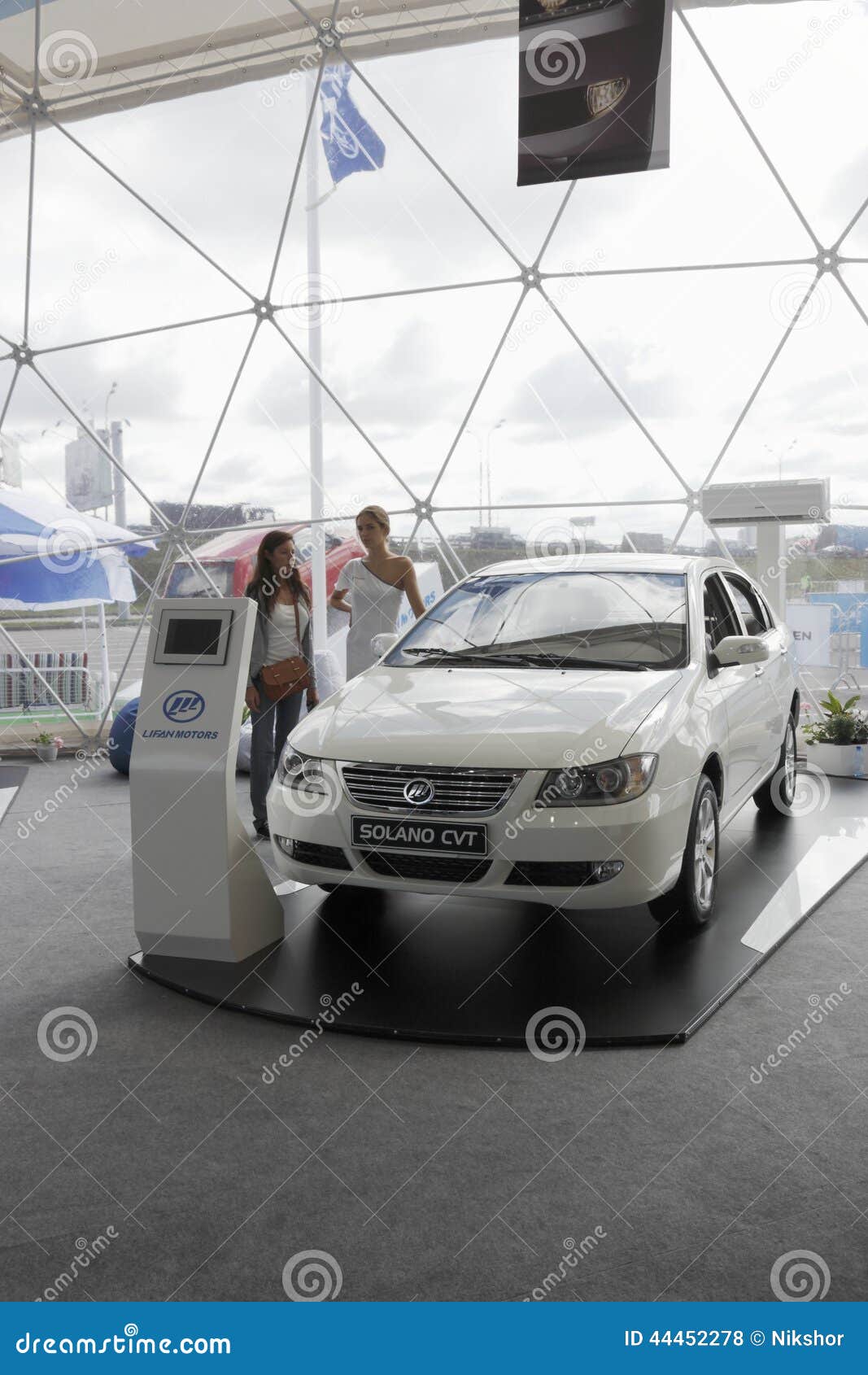 Coche chino Solano CVT foto de archivo editorial. Imagen de premier -  44452278