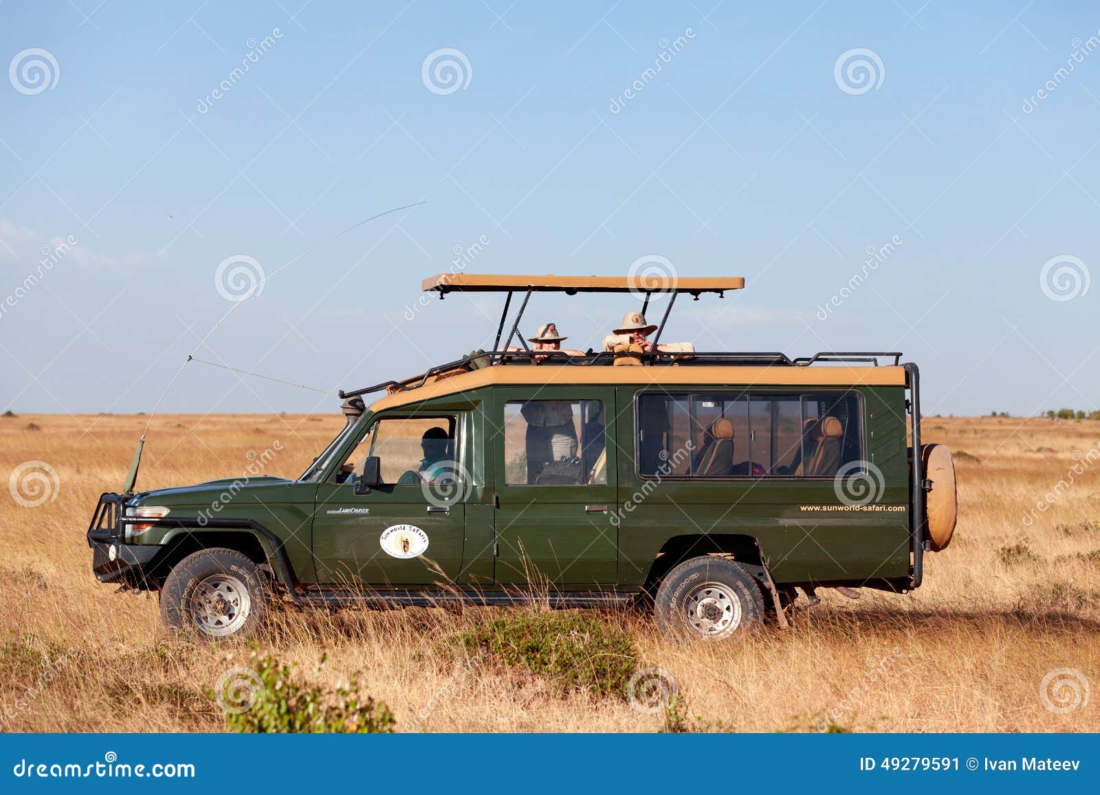 Coche del safari, África foto Imagen de cierre - 49279591