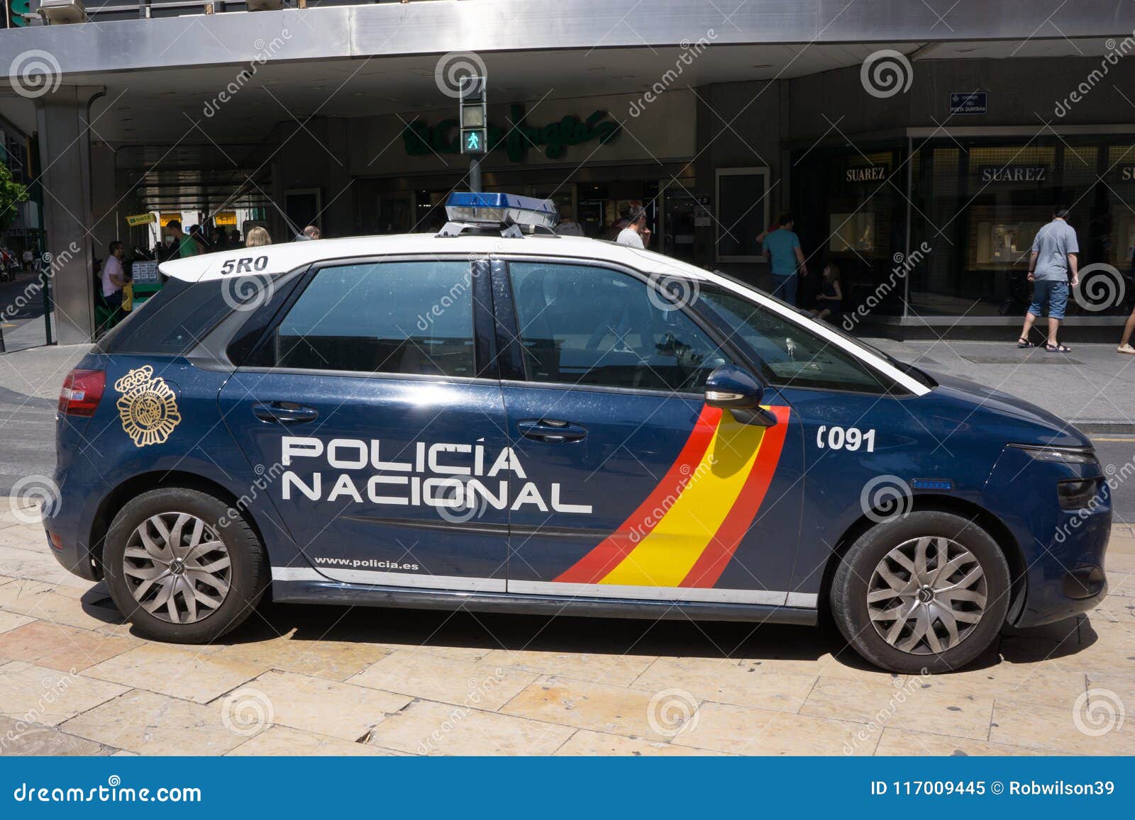 Coche Policía Nacional De España En Público Imagen editorial - Imagen de  poli, gente: 117009445