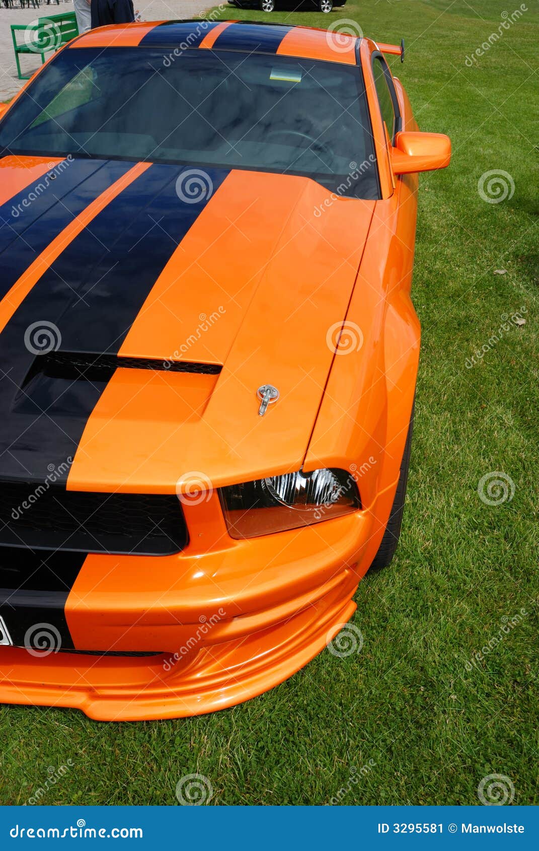 Coche musculoso a rayas imagen de archivo. Imagen de anaranjado - 3295581, image size:1071x1690