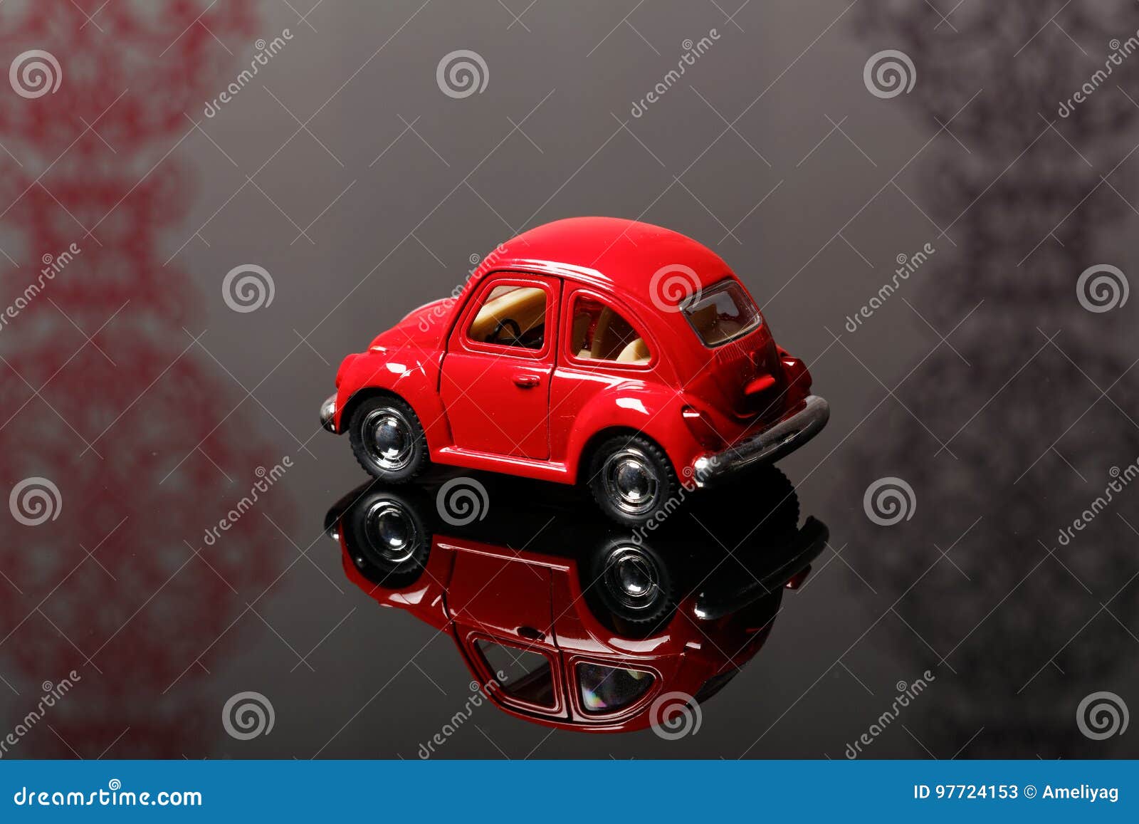 auto escarabajo de juguete