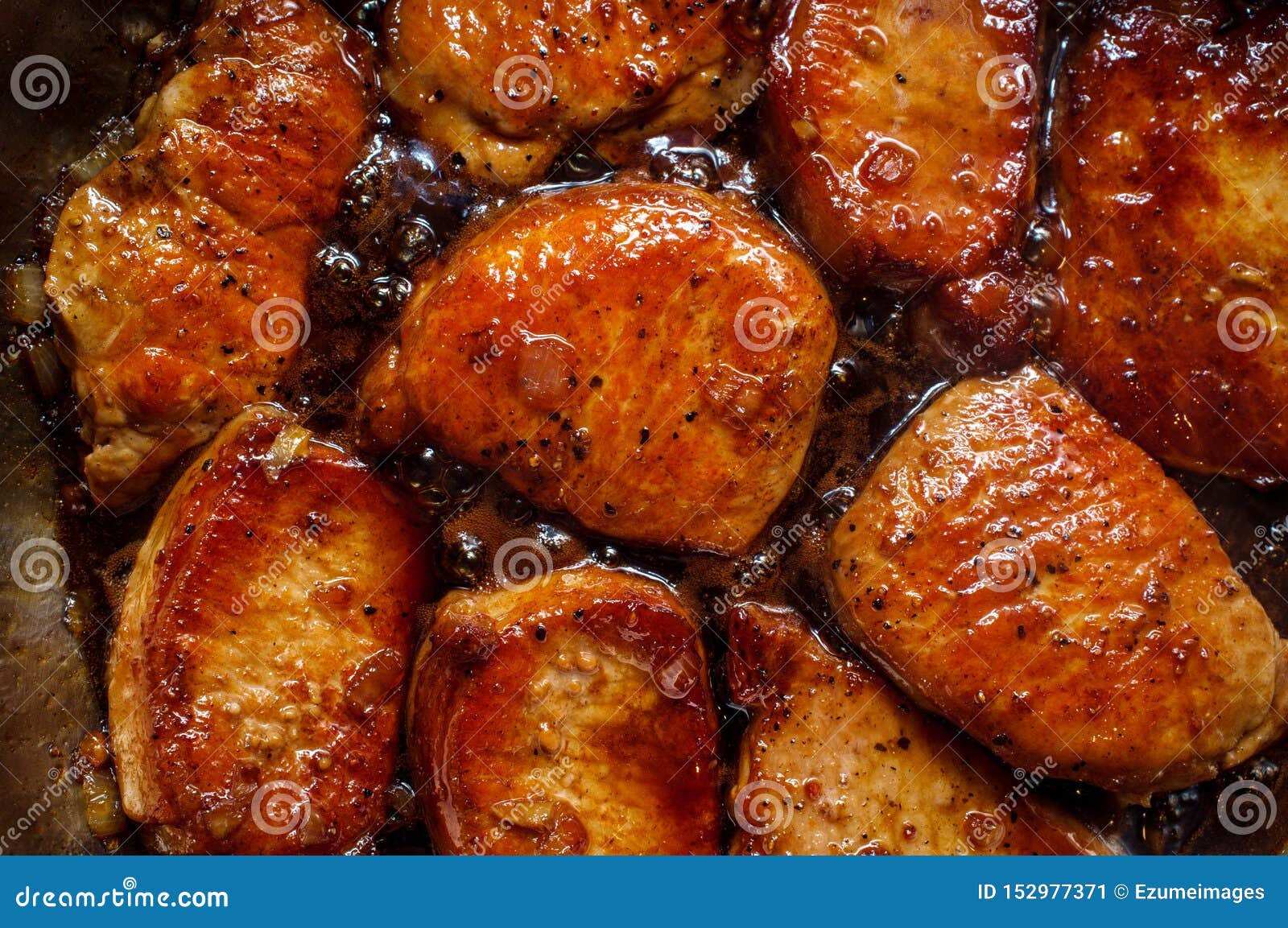 Cocinar Chuletas De Cerdo Del Bbq Imagen De Archivo Imagen De Adobo Casero 152977371