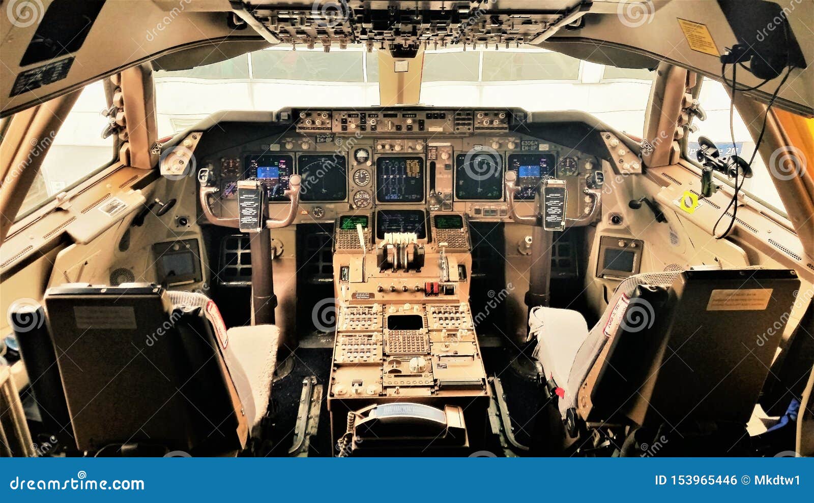 747-400 Cockpit Boeing Aircraft Delta Airlines Editorial Photo - Image ...