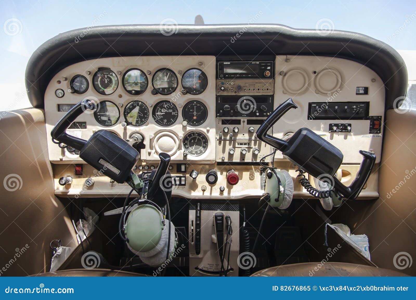 Cockpit Of A Cessna Cardinal Stock Image Image Of