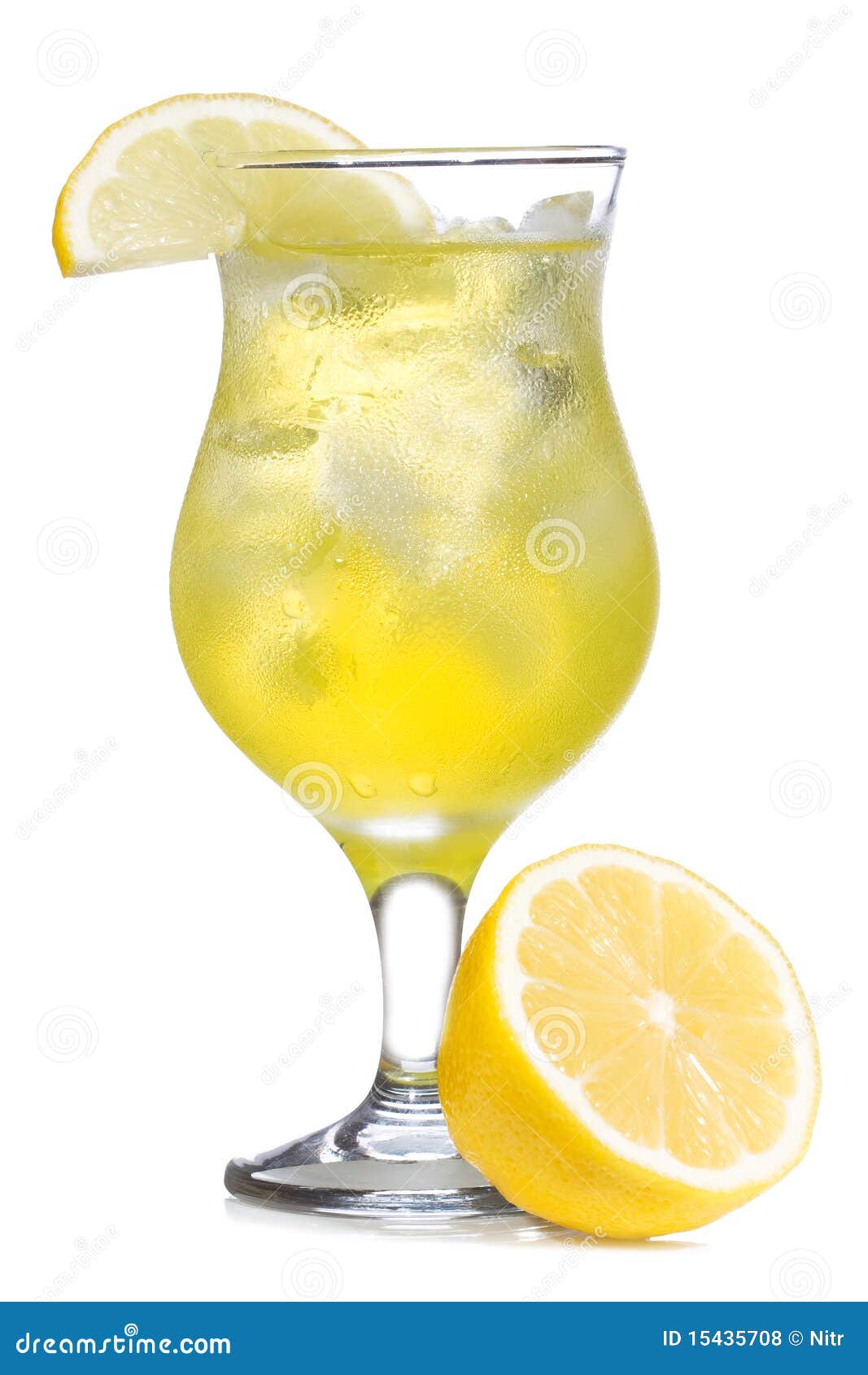 Cocktail Jaune Avec Le Citron Photo stock Image du garnissez, soda