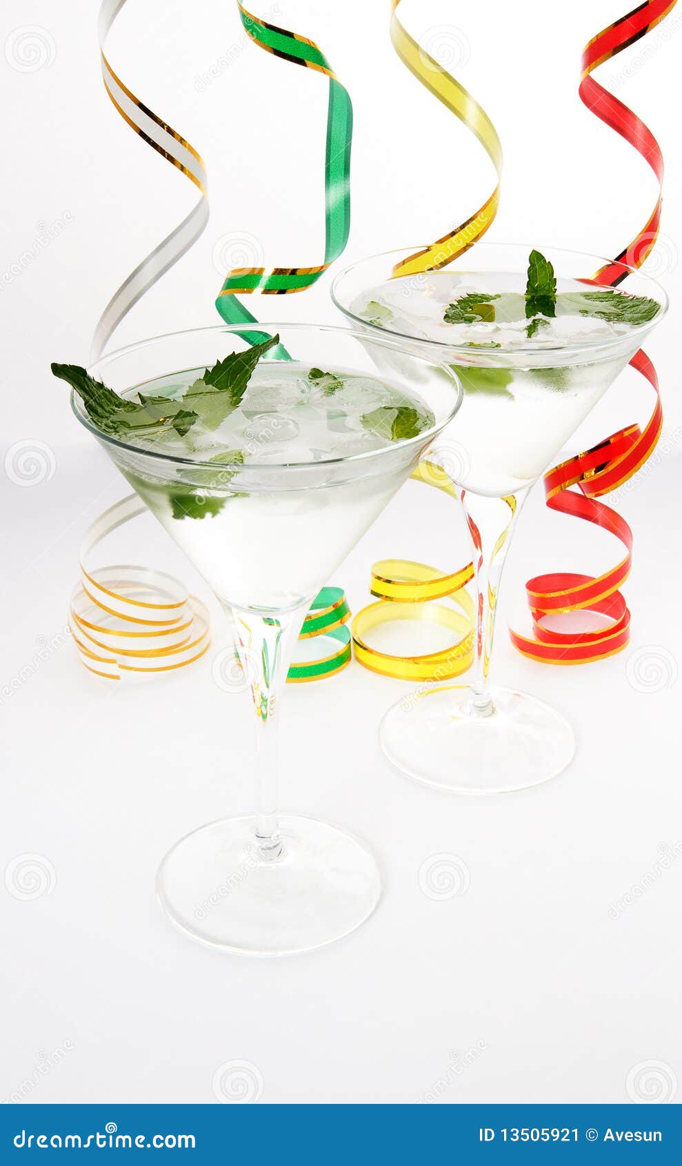 Cocktail with mint leaf stock image. Image of fluid, cold 13505921
