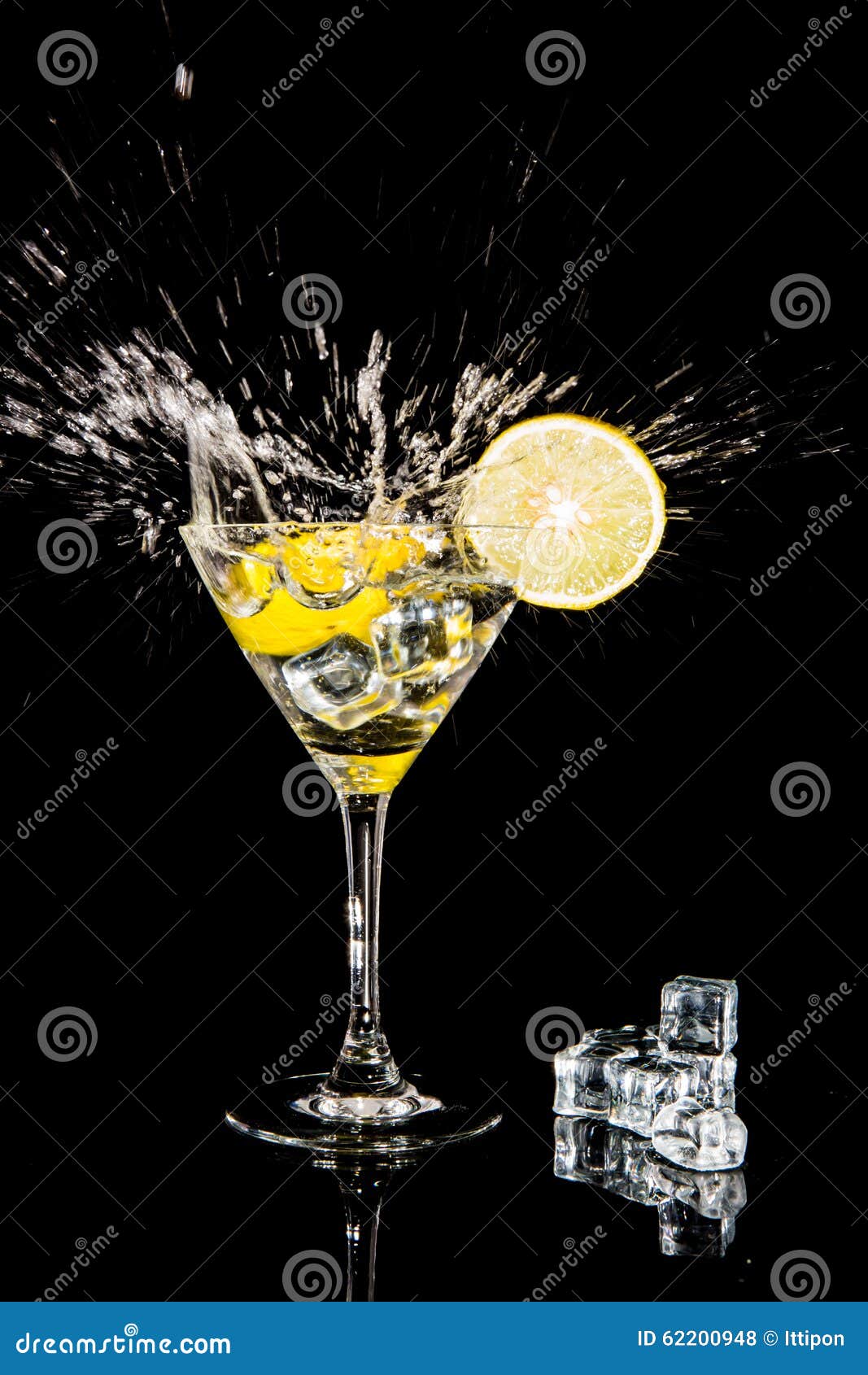 Cocktail with Splash and Lime Stock Photo Image of drink, club 62200948