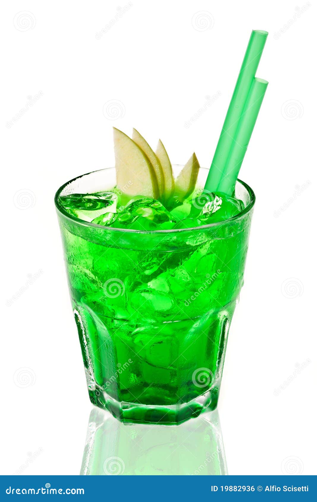 Coctel verde foto archivo. Imagen de bebida - 19882936