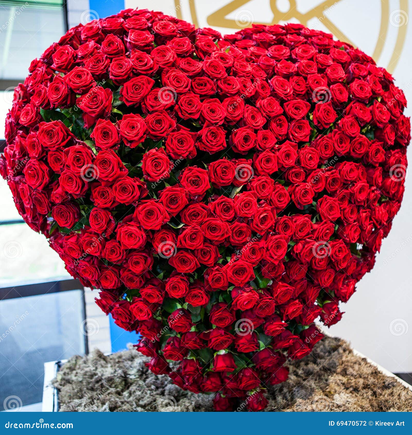 Coeur Des Roses Rouges En Gros Plan Photo stock - Image du groupe, nature:  69470572