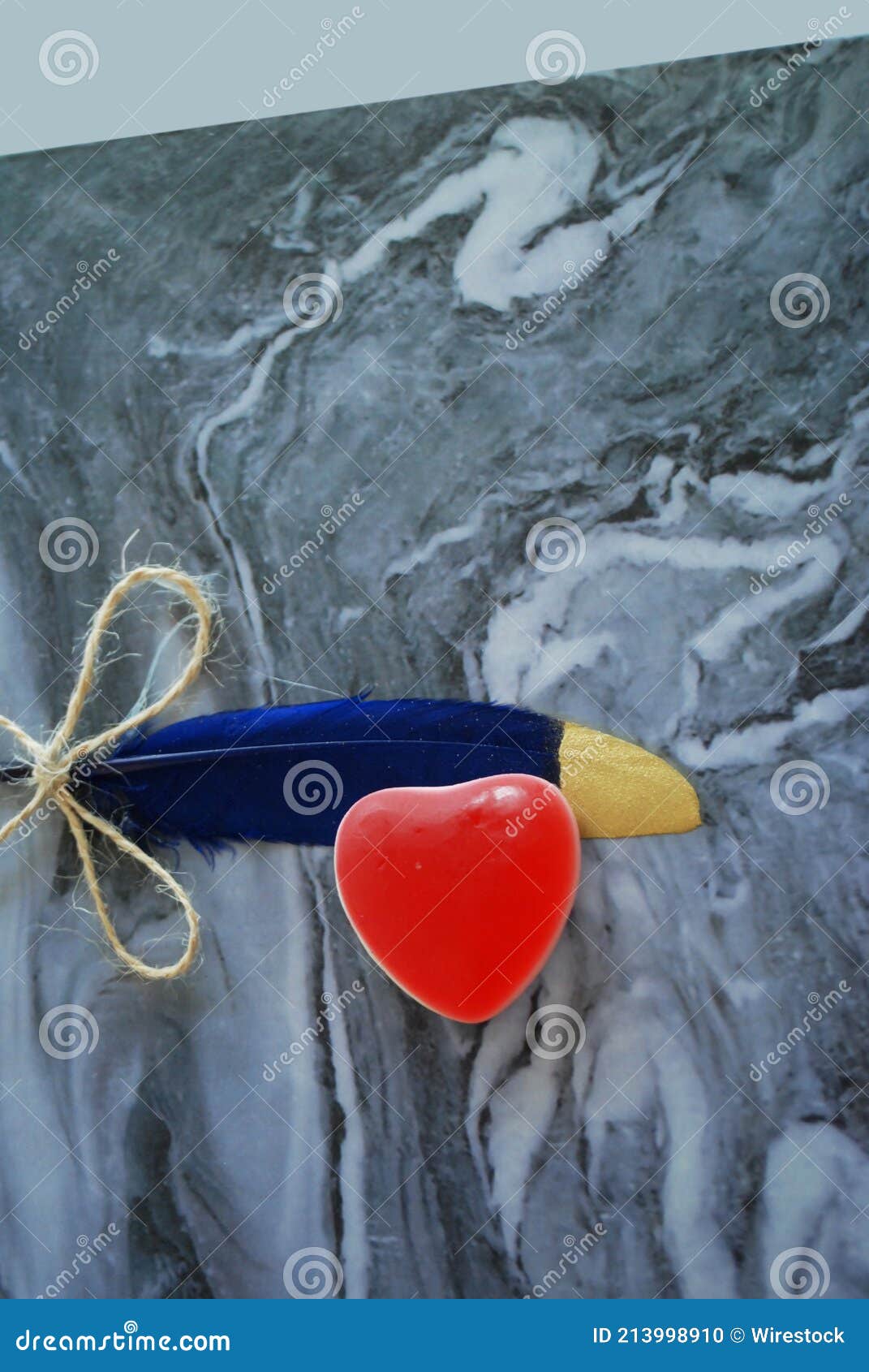 Papier peint Fond de forme de coeur avec des coeurs rouges 