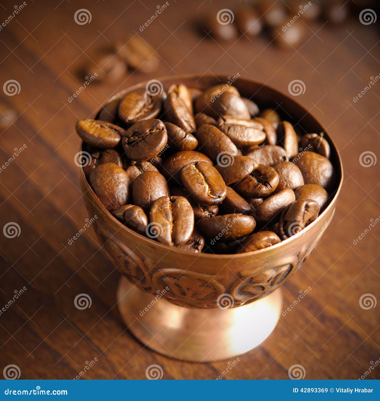 Coffee beans in copper cup stock image. Image of espresso 42893369