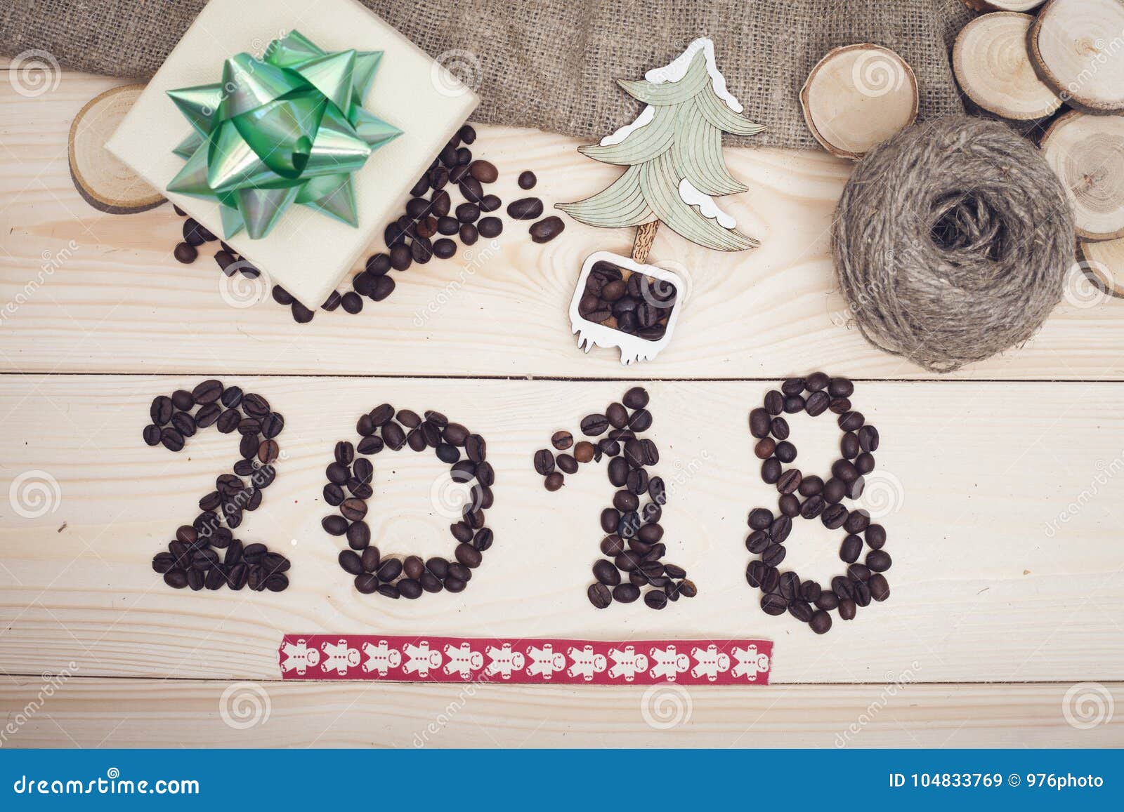 2018 Coffee Beans Inscription,a Toy Christmas Tree, A Gift Box And A
