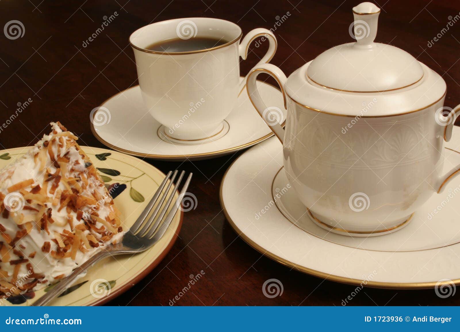 Coffee creamer & cake stock photo. Image of restaurant 1723936