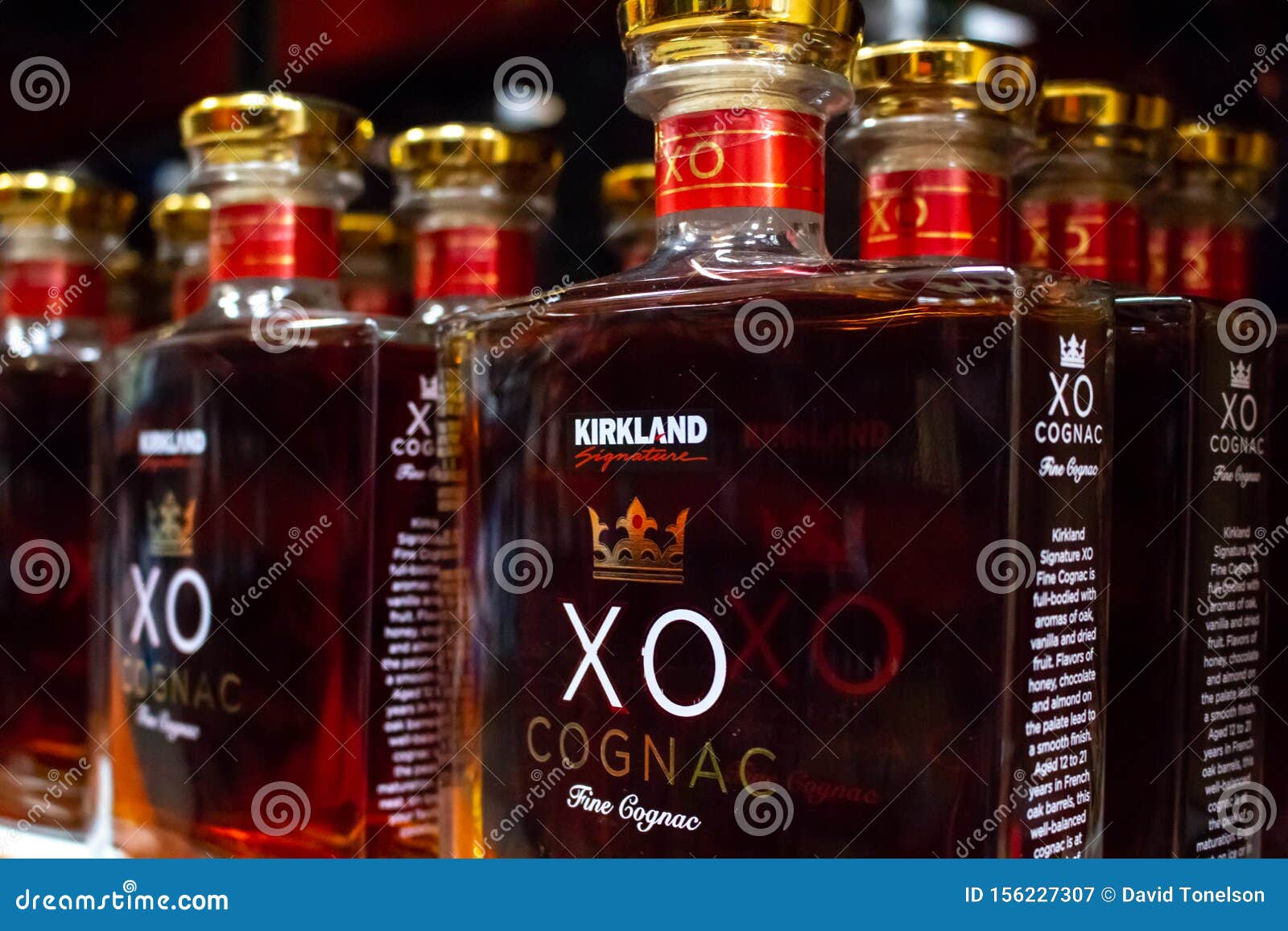 Cognac de firma kirkland fotografía editorial. Imagen de nantes 156227307