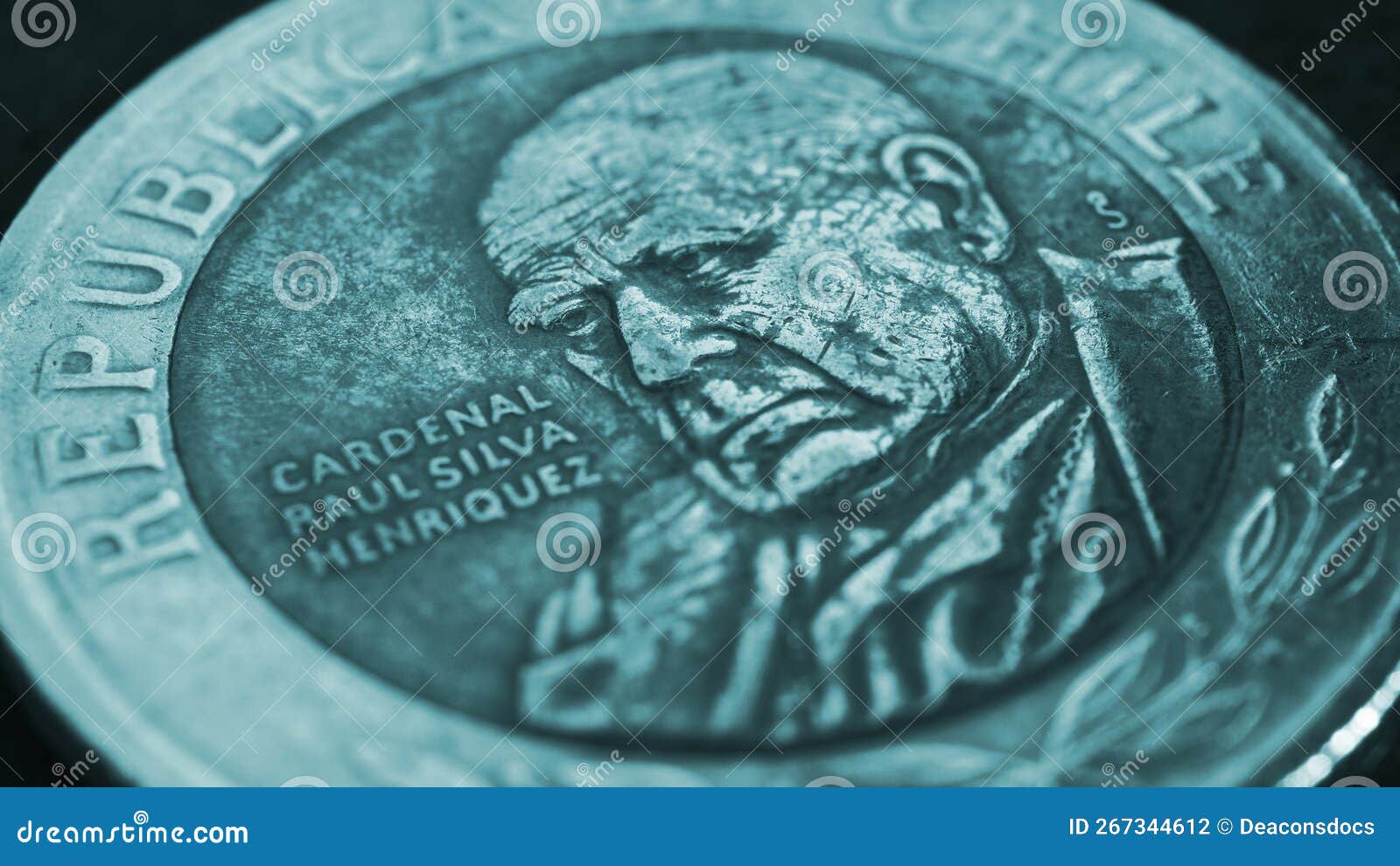 coin of 500 chilean pesos. close-up. peso of chile. news about economy or banking. loan and credit. wages and money. turquoise