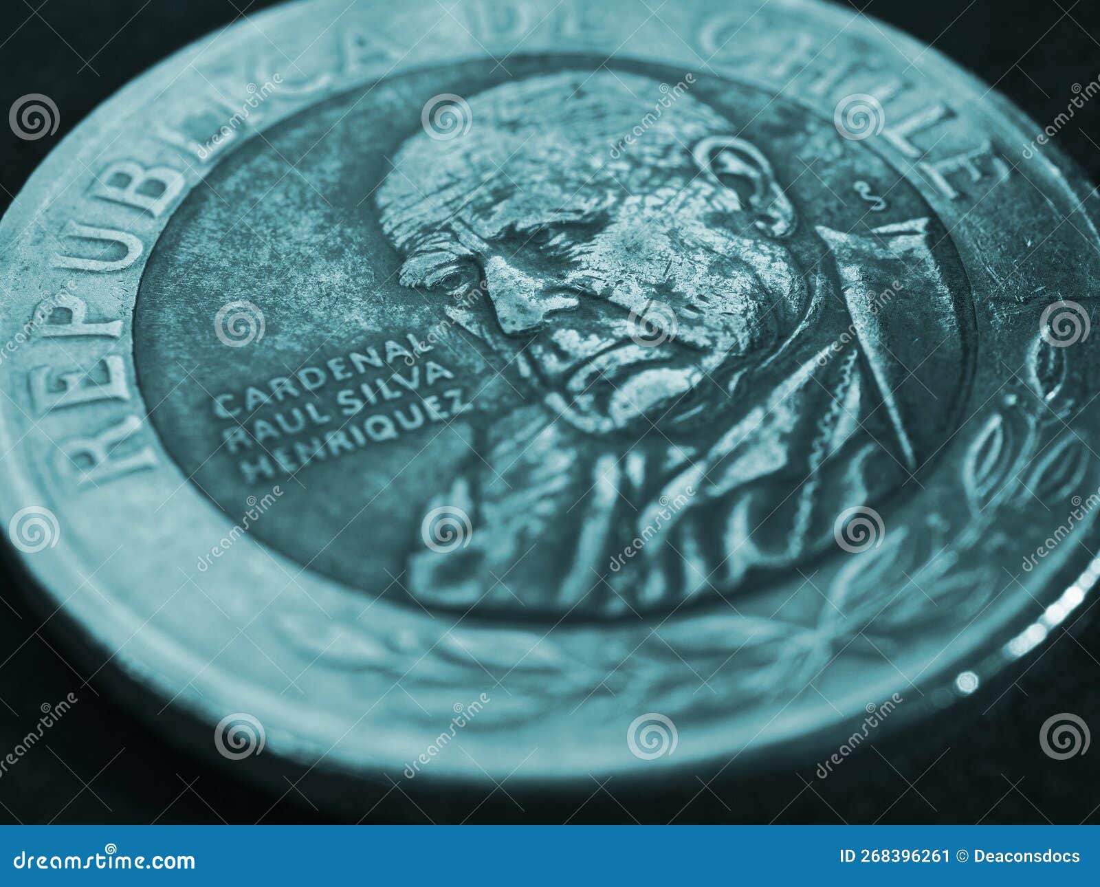 coin of 500 chilean pesos ÃÂlose up. peso of chile. news about economy or banks. loan and credit. money and taxes. turquoise