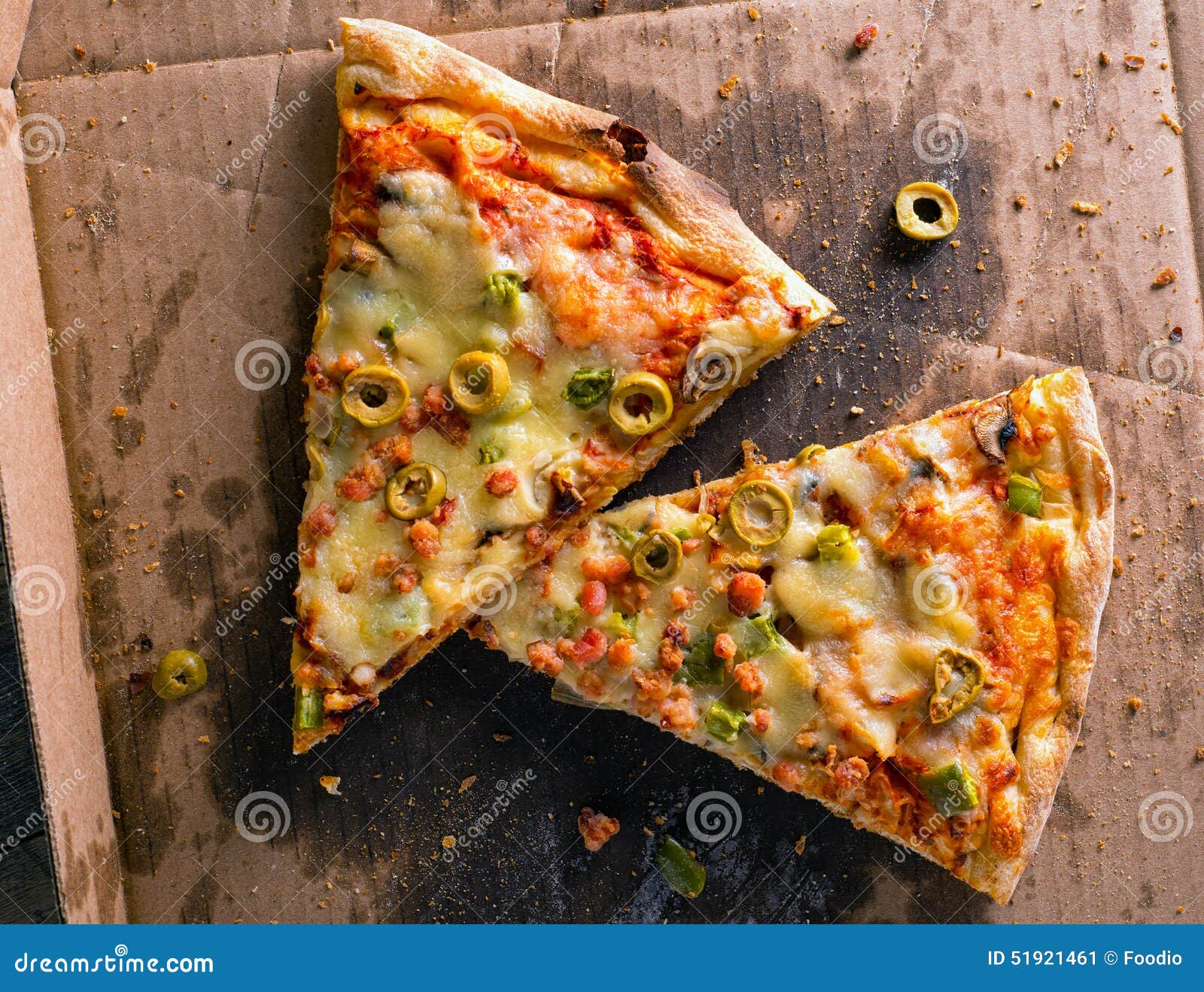 cold-leftover-pizza-slices-messy-delivery-box-51921461.jpg