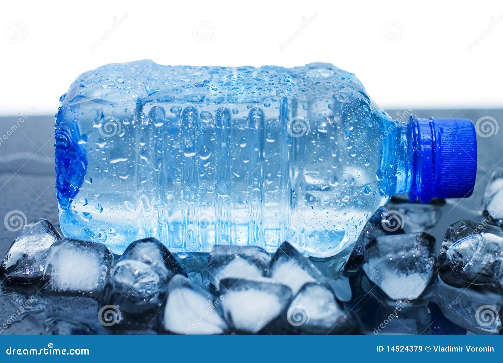 7,900+ Cold Water Bottle Stock Photos, Pictures & Royalty-Free