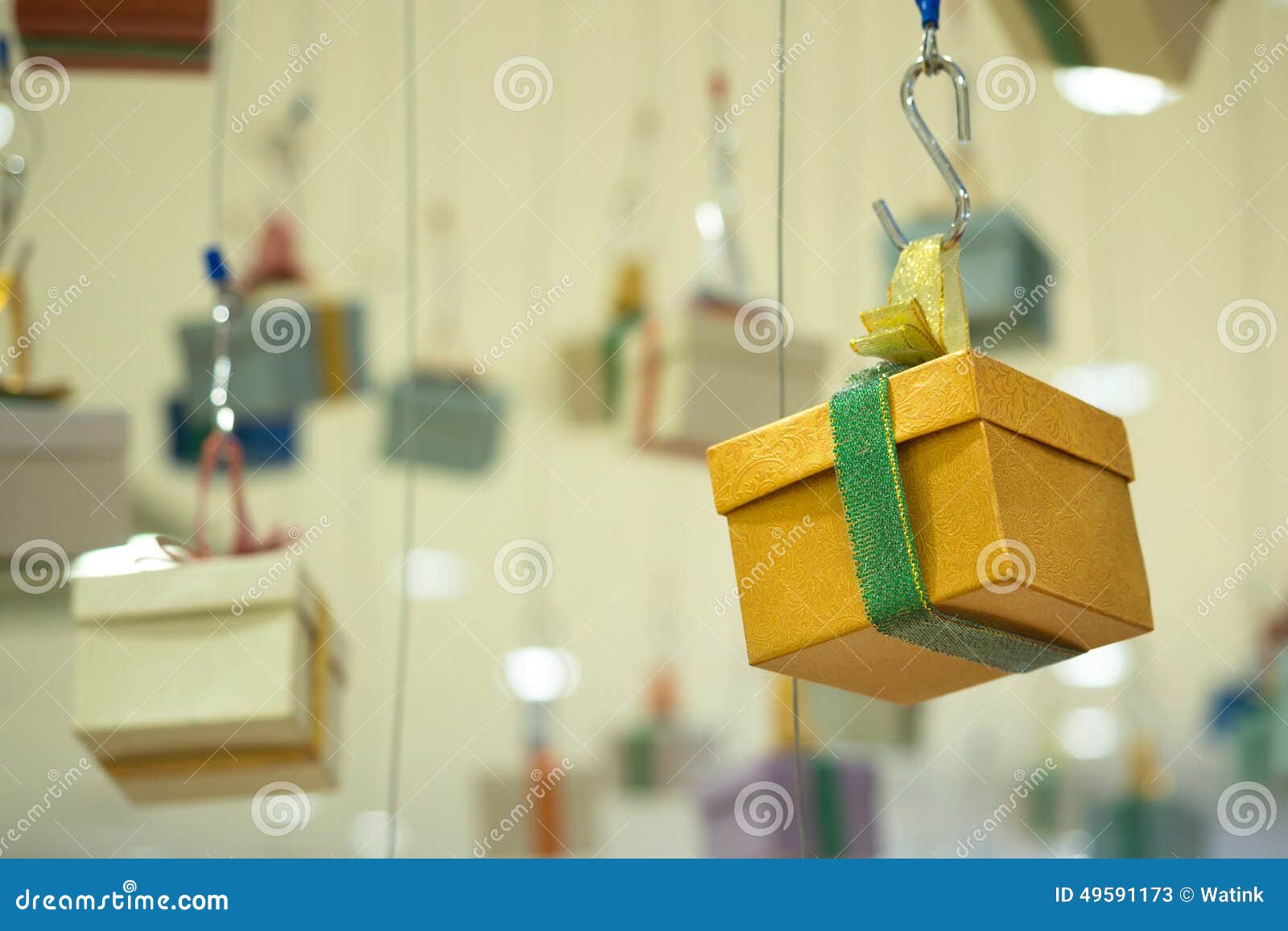 Colgante De Las Cajas De Imagen de - Imagen de nadie: 49591173