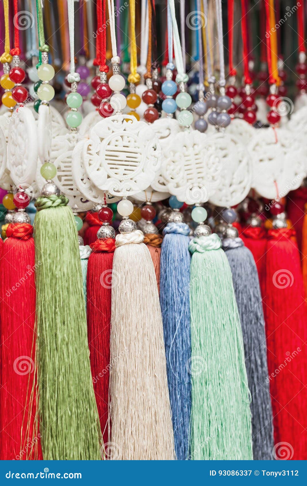 Moderar Necesitar Inscribirse Colgantes Decorativos Con Las Borlas, Mercado De Panjuayuan, Pekín, China  Imagen de archivo - Imagen de retro, folclore: 93086337