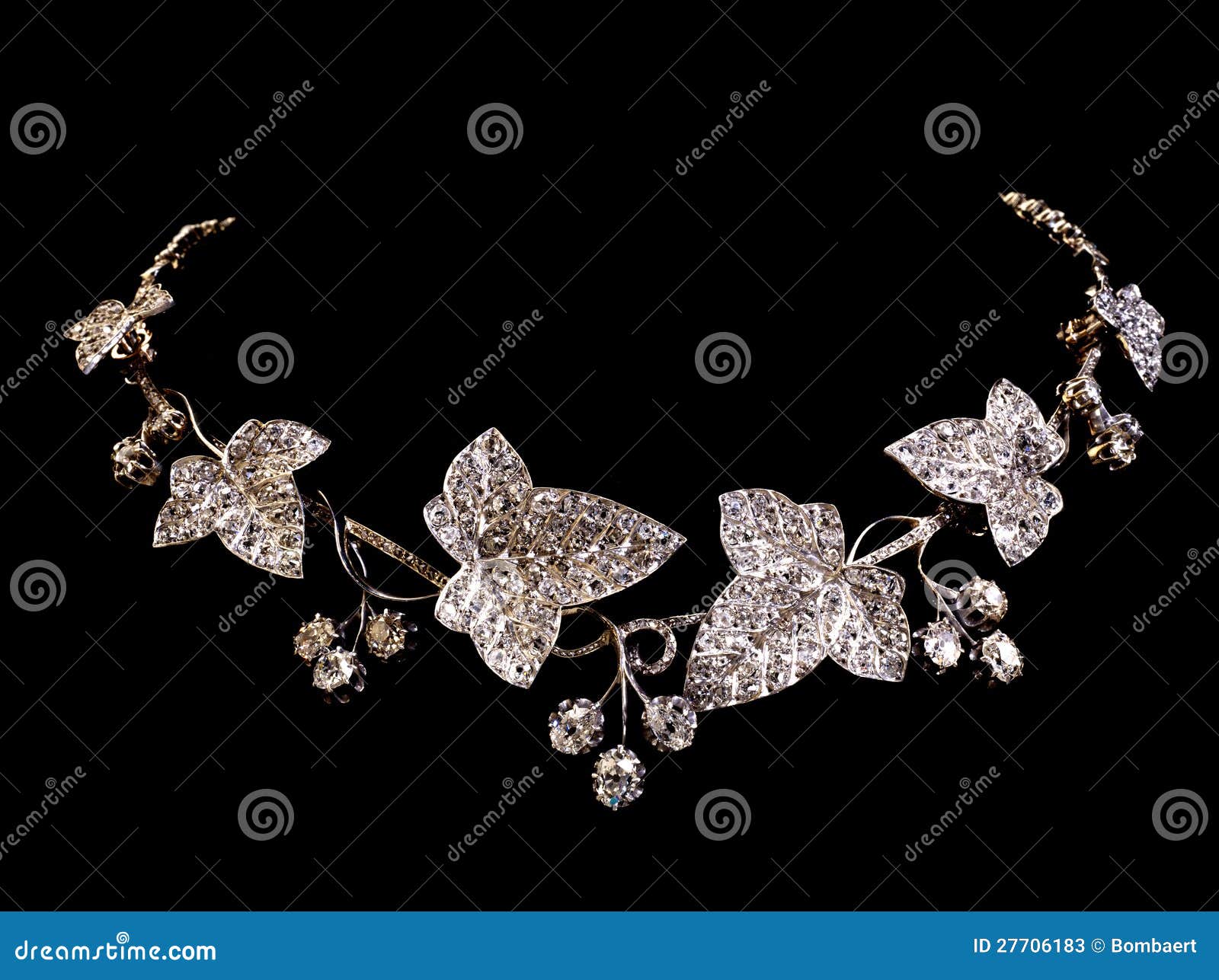 Collar De Diamante Hermoso De La Vendimia Imagen archivo - de gris, vendimia: