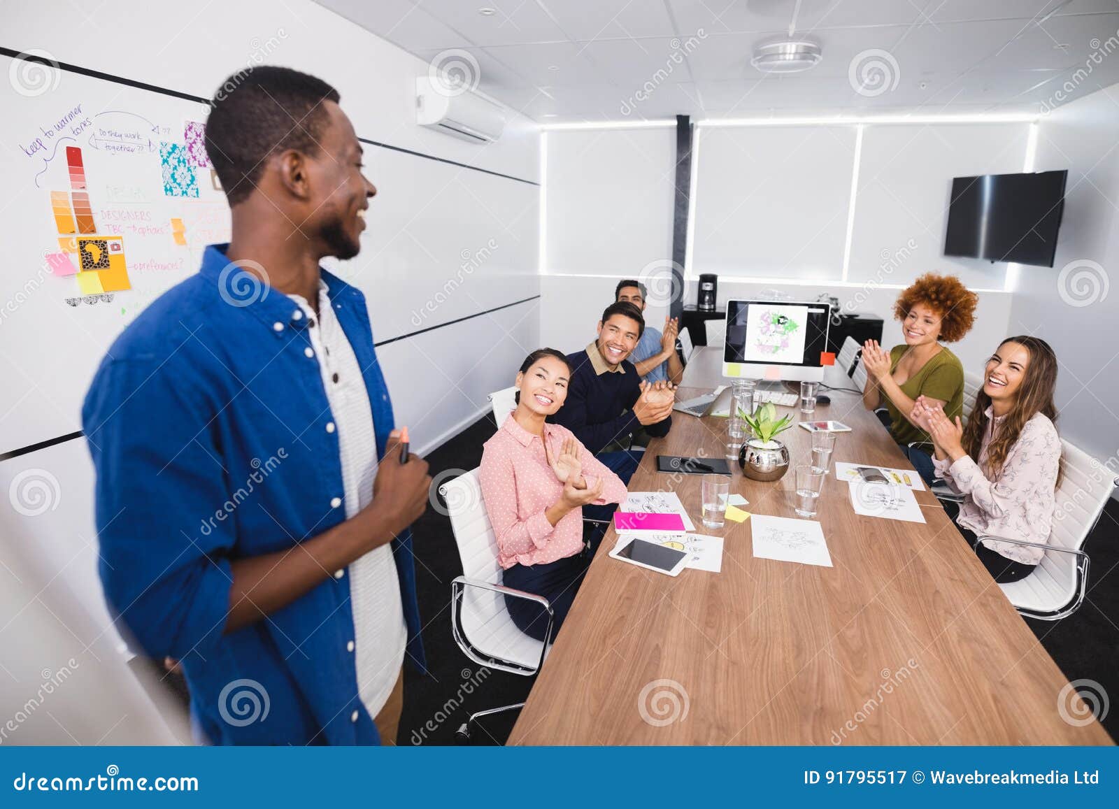 Presentation manager by creative lifestyles image