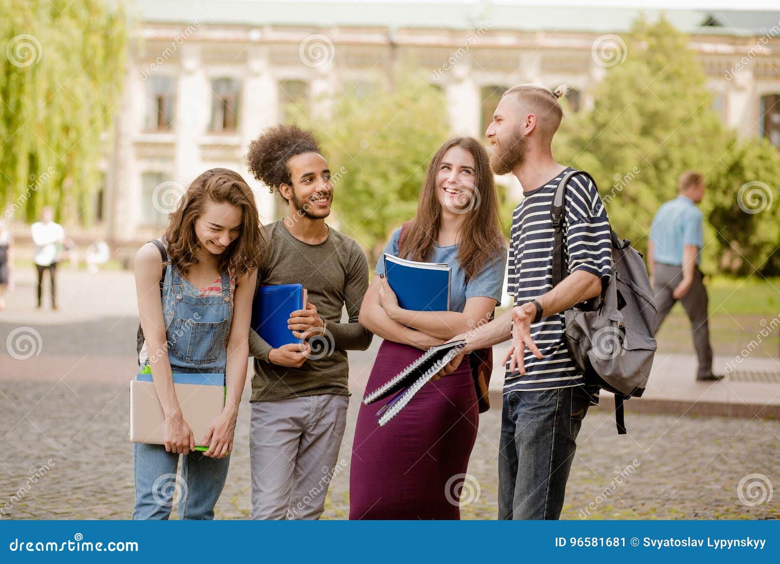 Miali and her college friends having fun